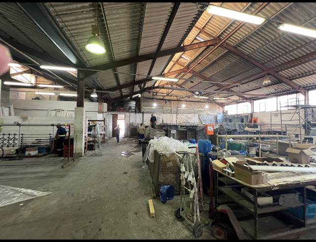 1,400M² WAREHOUSE FOR SALE IN BLACKHEATH INDUSTRIAL
